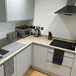 شقة Lovely 2 Bed In Centre ليدز
