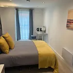 Lovely 2 Bed In Centre شقة