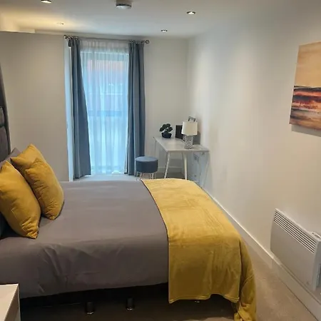 Lovely 2 Bed In Centre Appartement