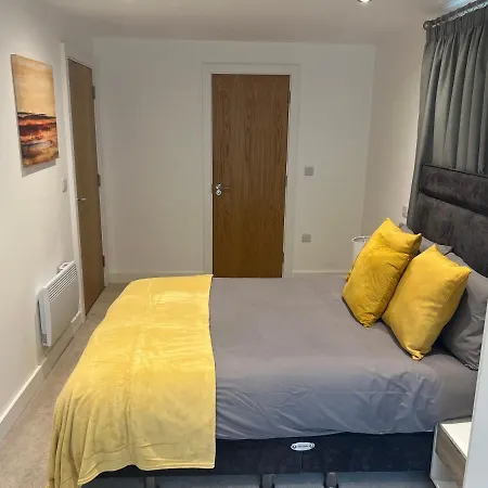 Lovely 2 Bed In Centre 利兹