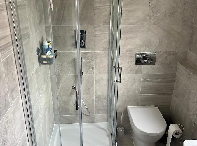 Lovely 2 Bed In Centre * 利兹