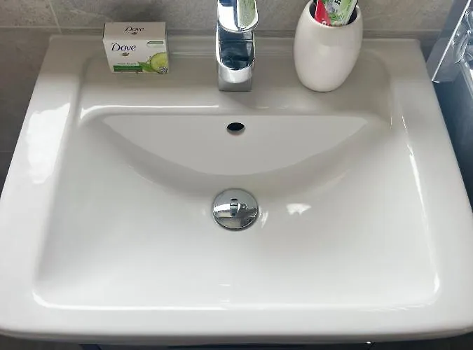 Lovely 2 Bed In Centre Apartment *