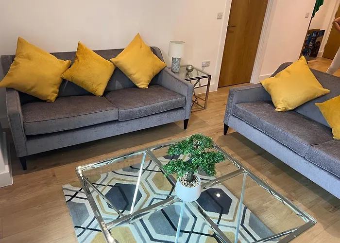 Lovely 2 Bed In Centre شقة